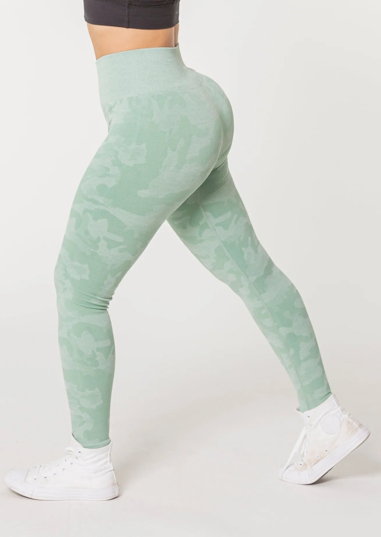 [LASTCHANCE] ARISE Camo Seamless Leggings