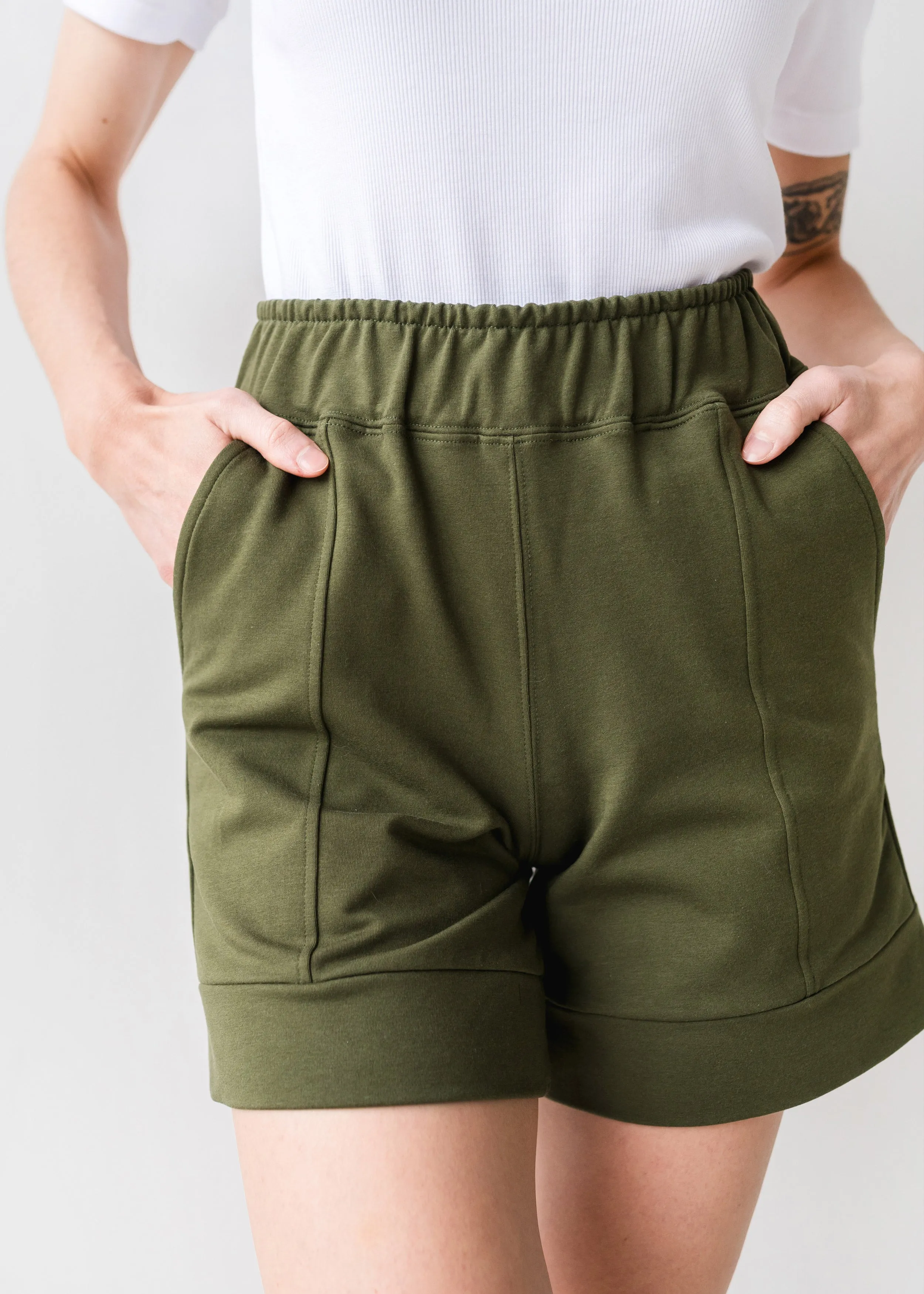 The Panel Short in Olive